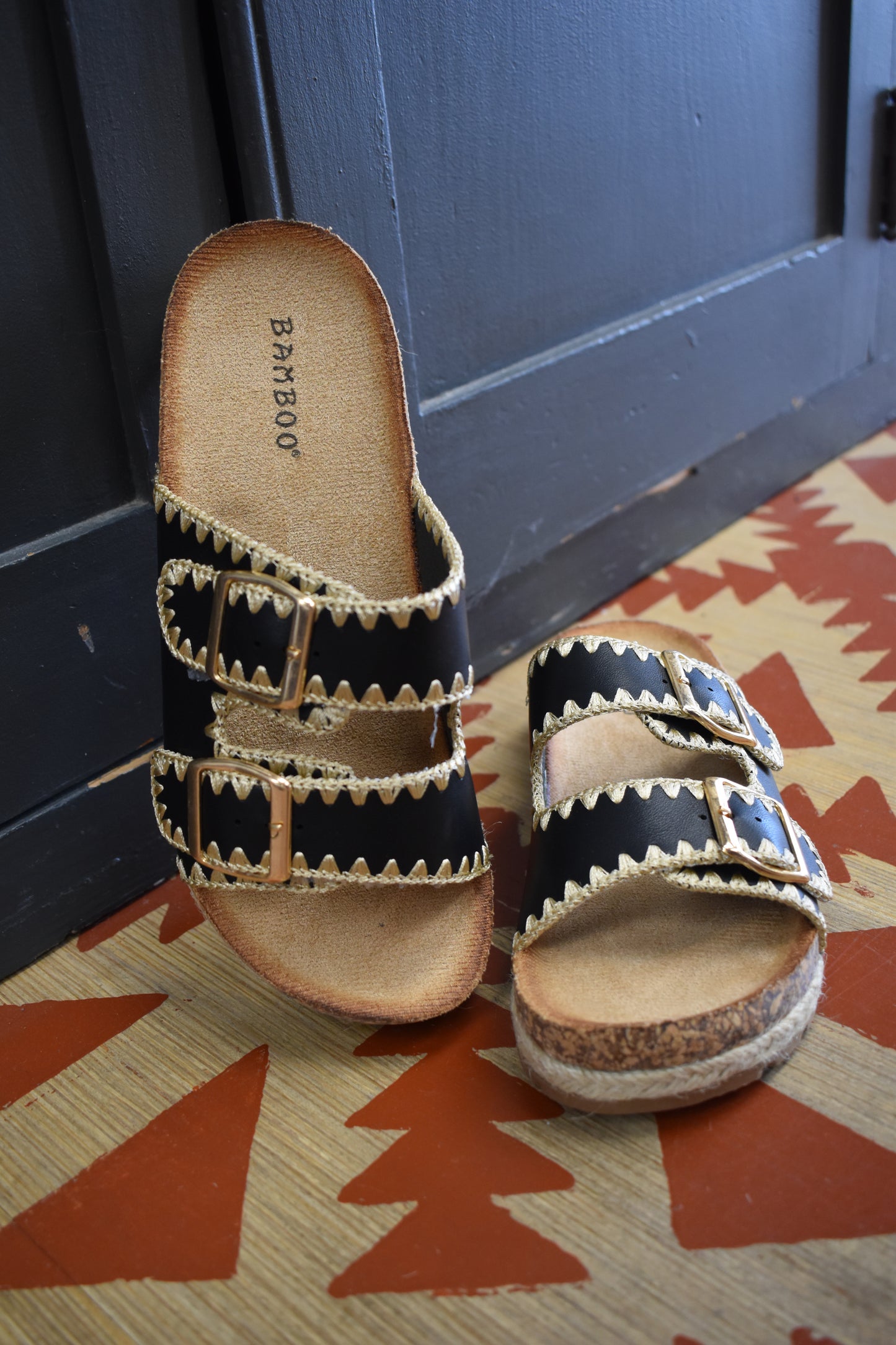 Josie Sandals: Black