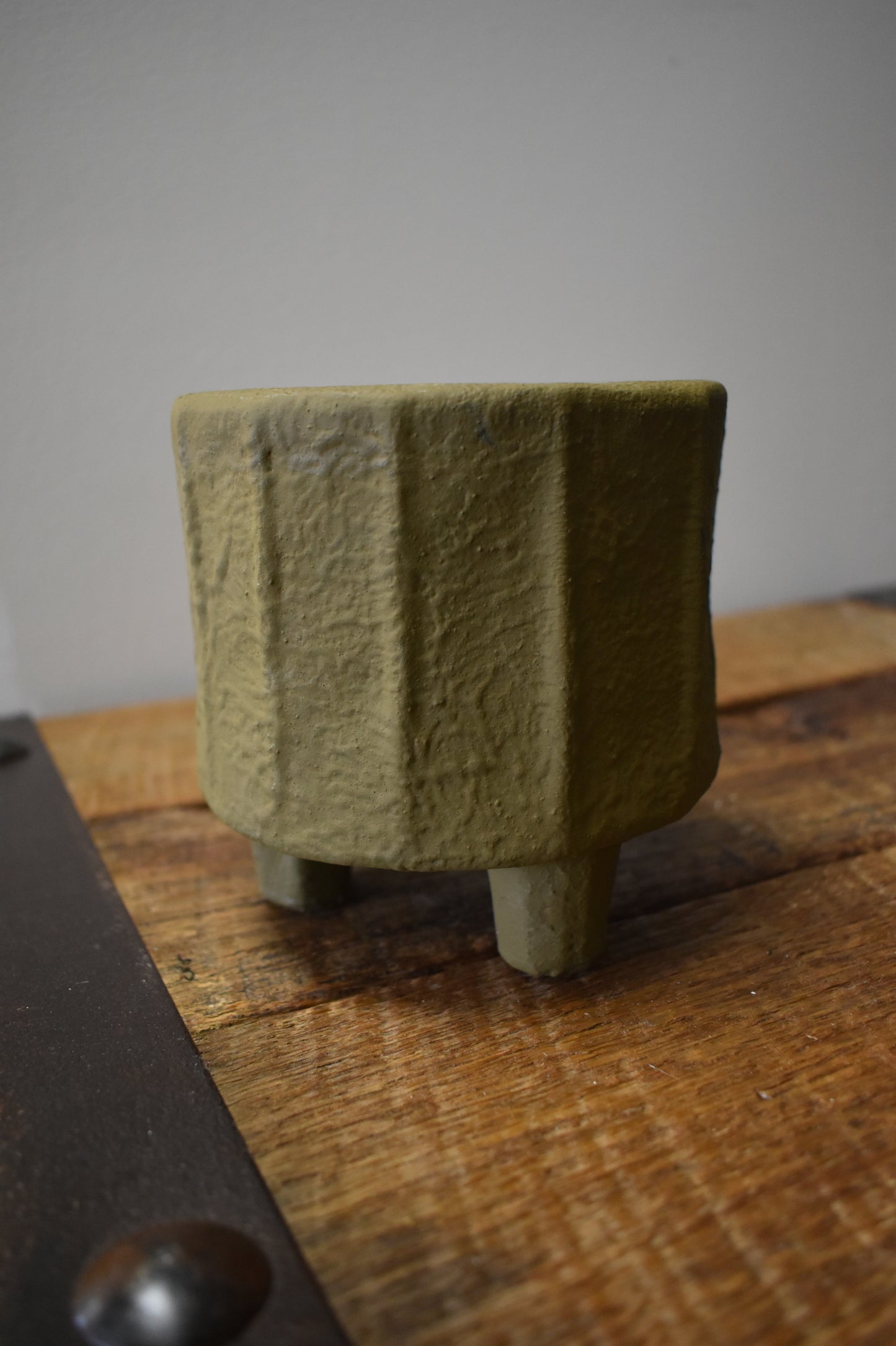 The Oliver Footed Planter