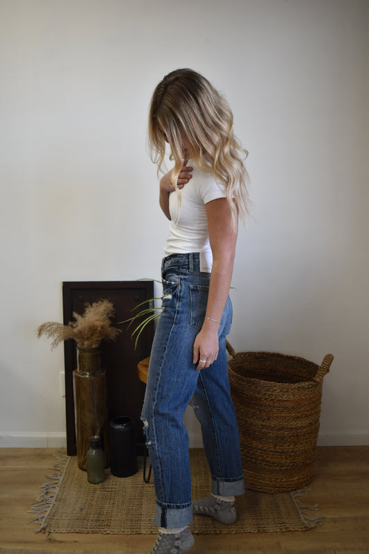 Distressed 90’s Boyfriend Jeans