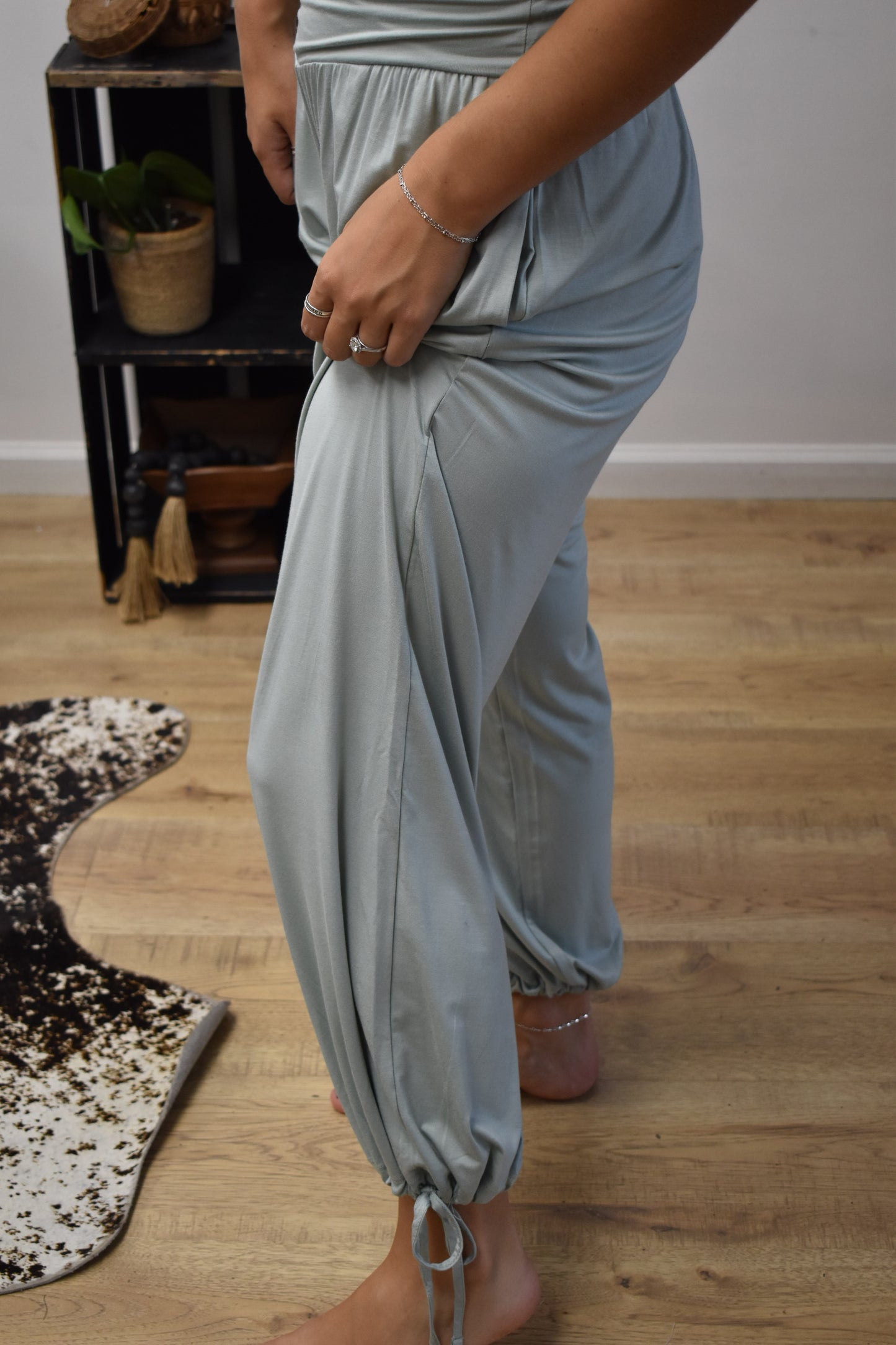V Cross-Over Joggers: Moss Green
