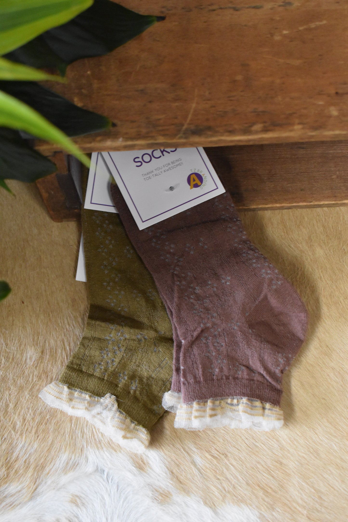 Ruffle Trim Crew Socks