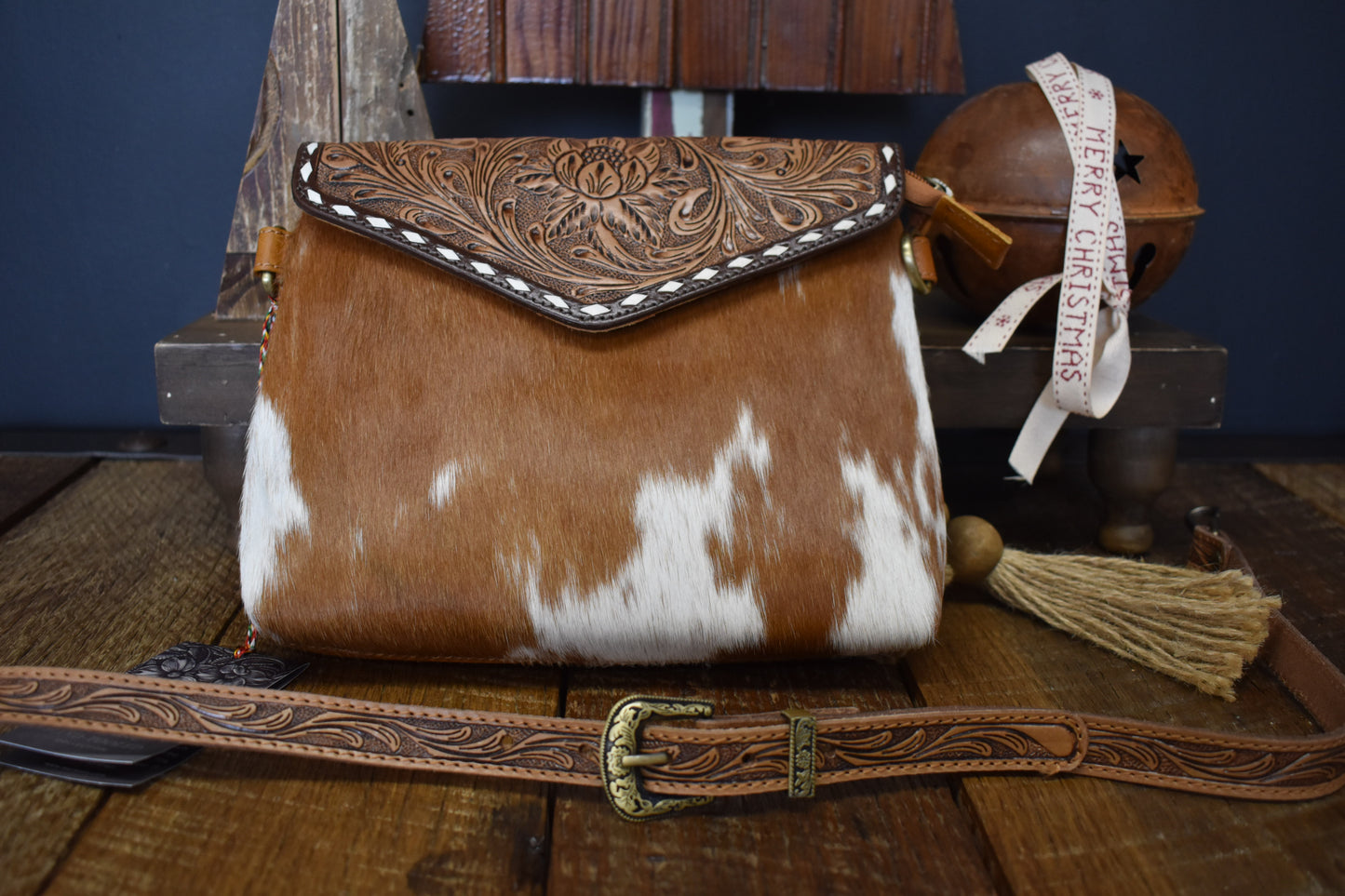 Stand-Up Cowhide Tooled Leather Purse