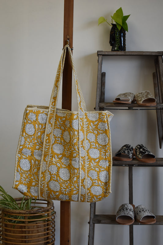 Daisy Floral Quilted Bag