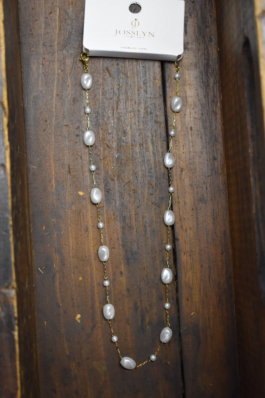Dainty Pearl Beaded Necklace