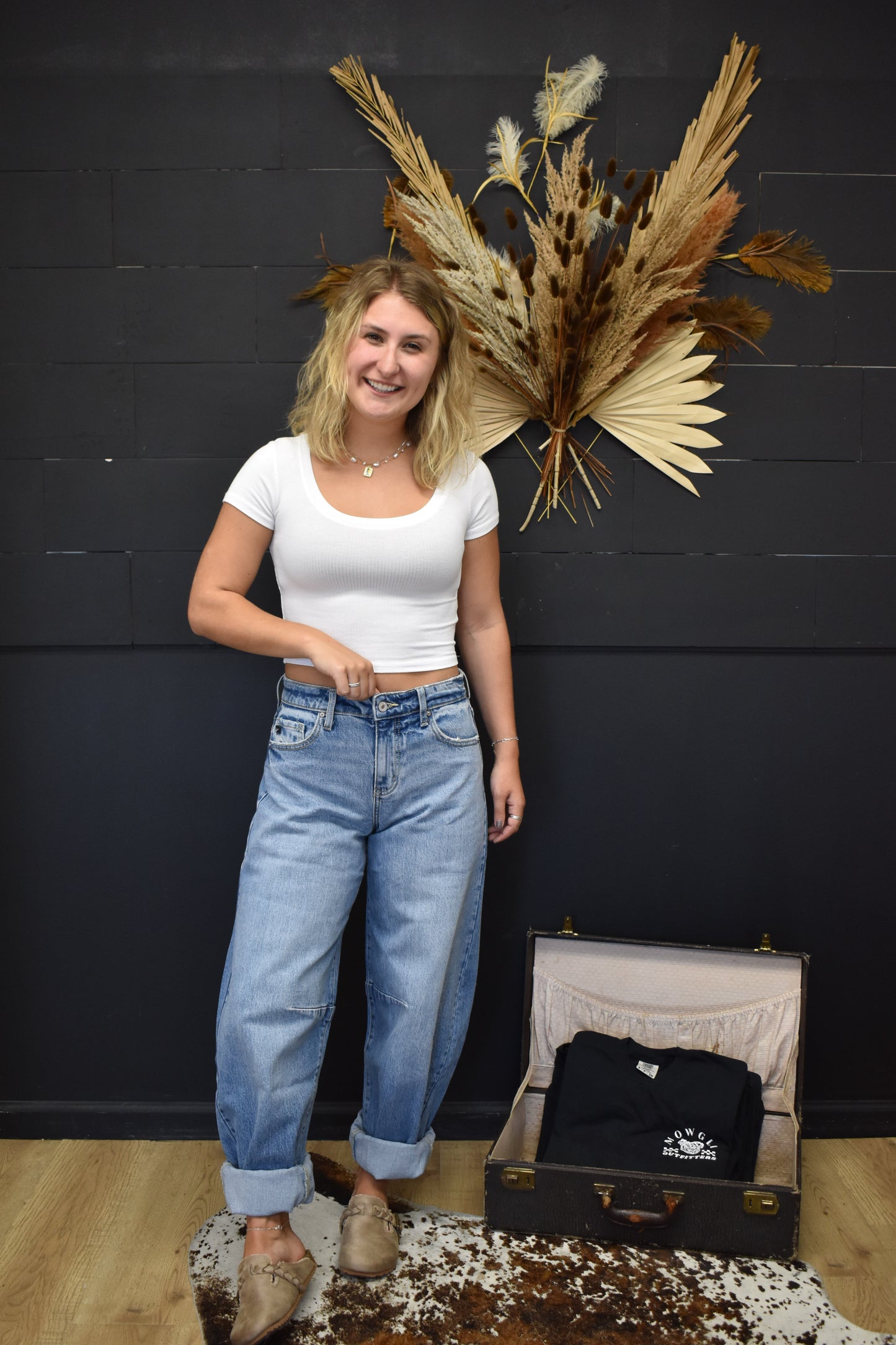 TALL - Horseshoe Barrel Jeans