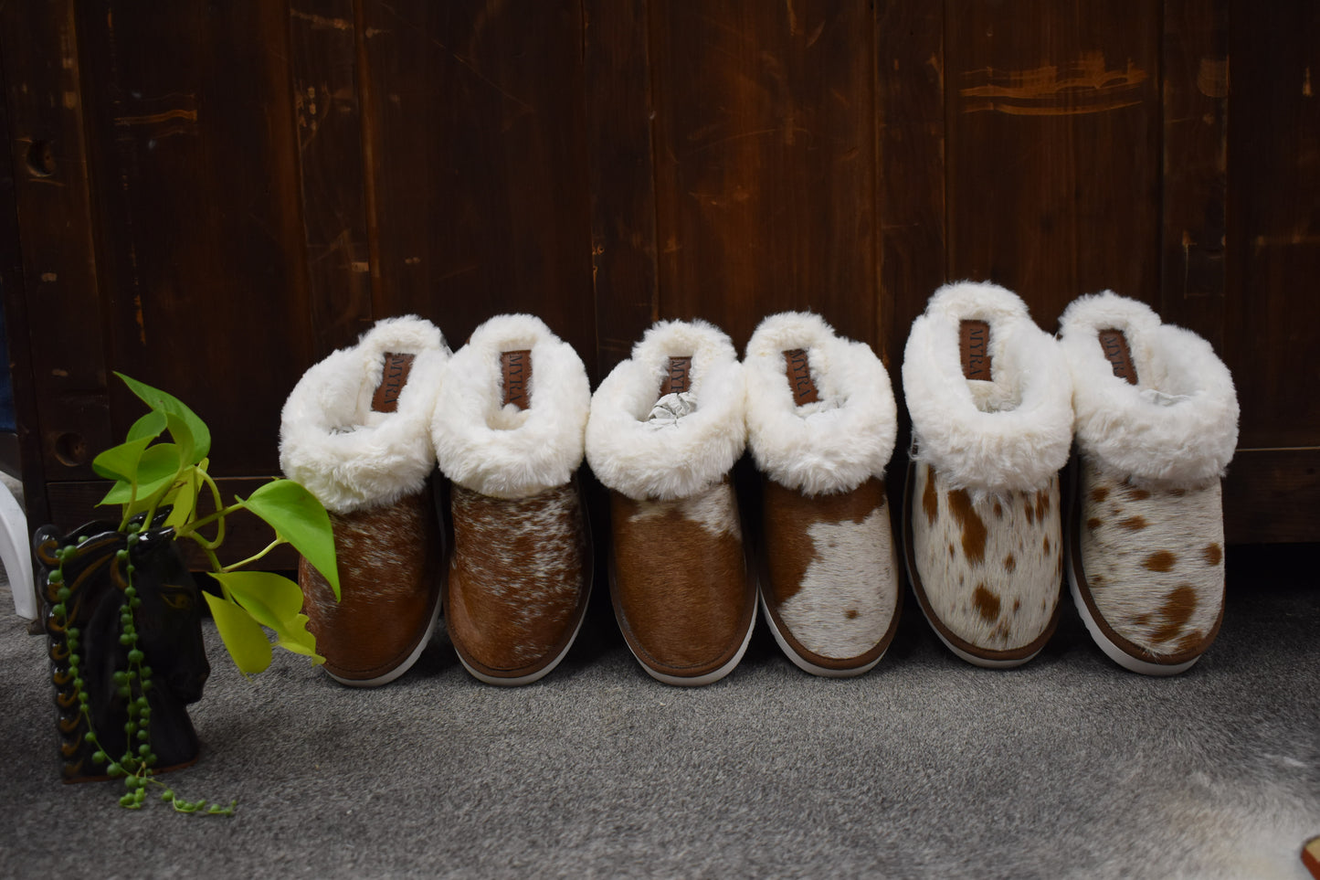 BR&W Cowhide Slippers