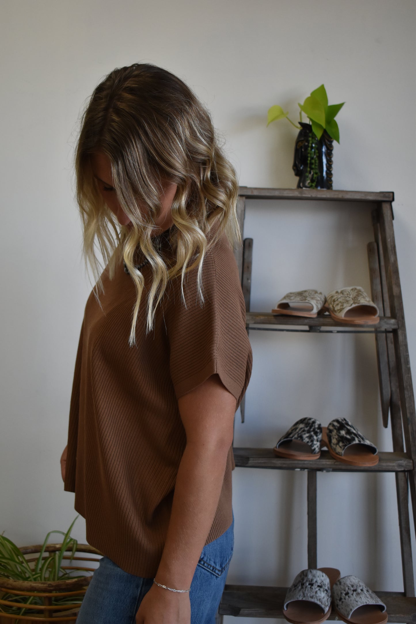 Ribbed Mock Neck Pull Over: Deep Camel