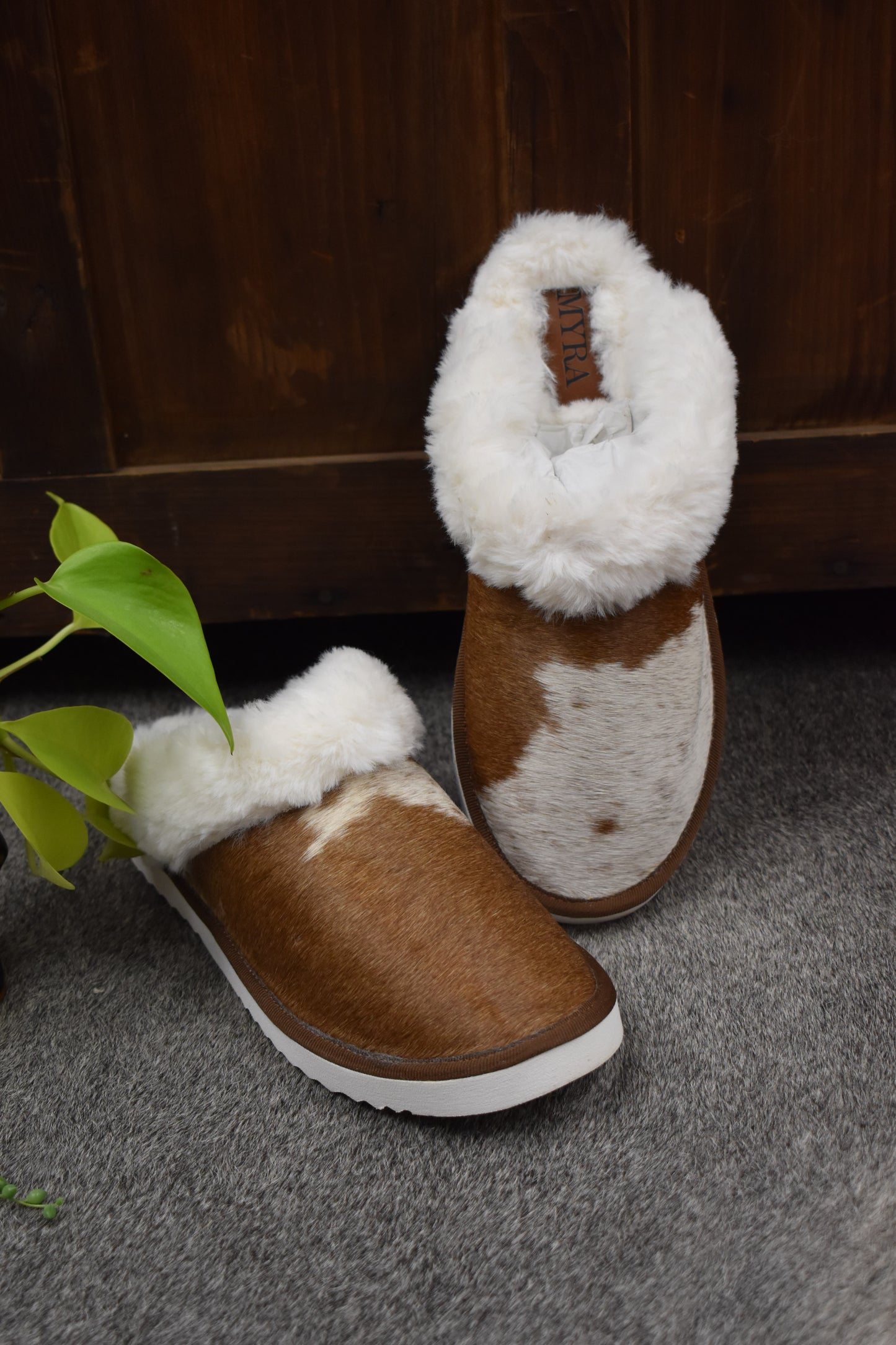 BR&W Cowhide Slippers