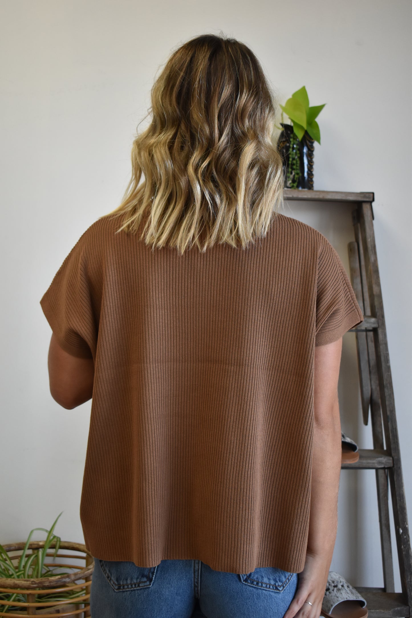 Ribbed Mock Neck Pull Over: Deep Camel