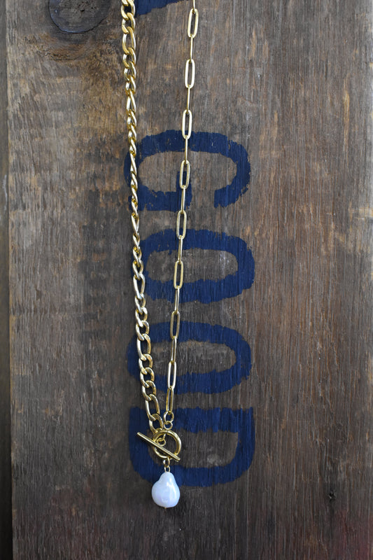 Pearl Toggle Gold Necklace