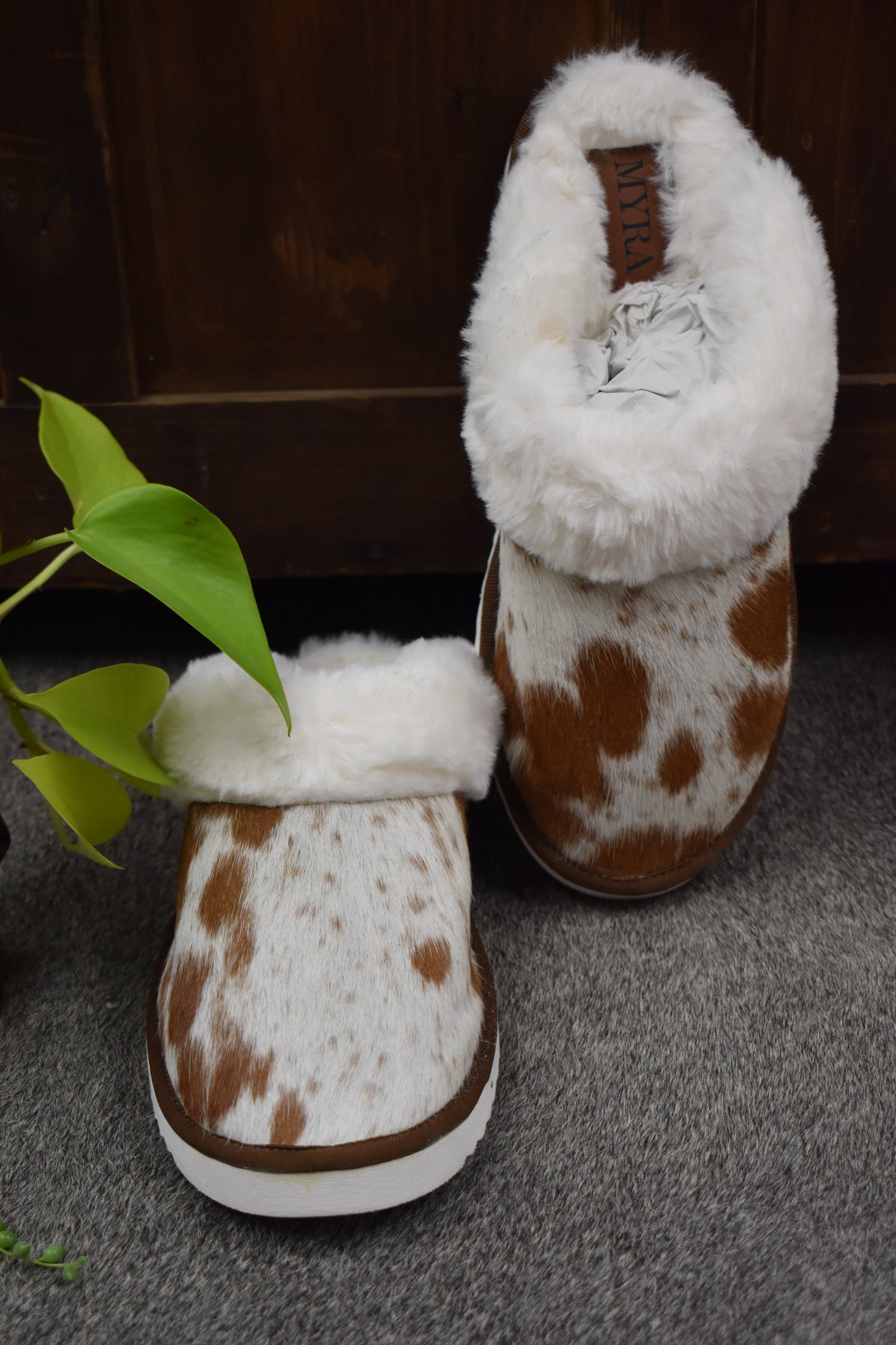 BR&W Cowhide Slippers